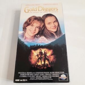 Gold Diggers The Secret of Bear Mountain VHS 90s Movie Christina Ricci